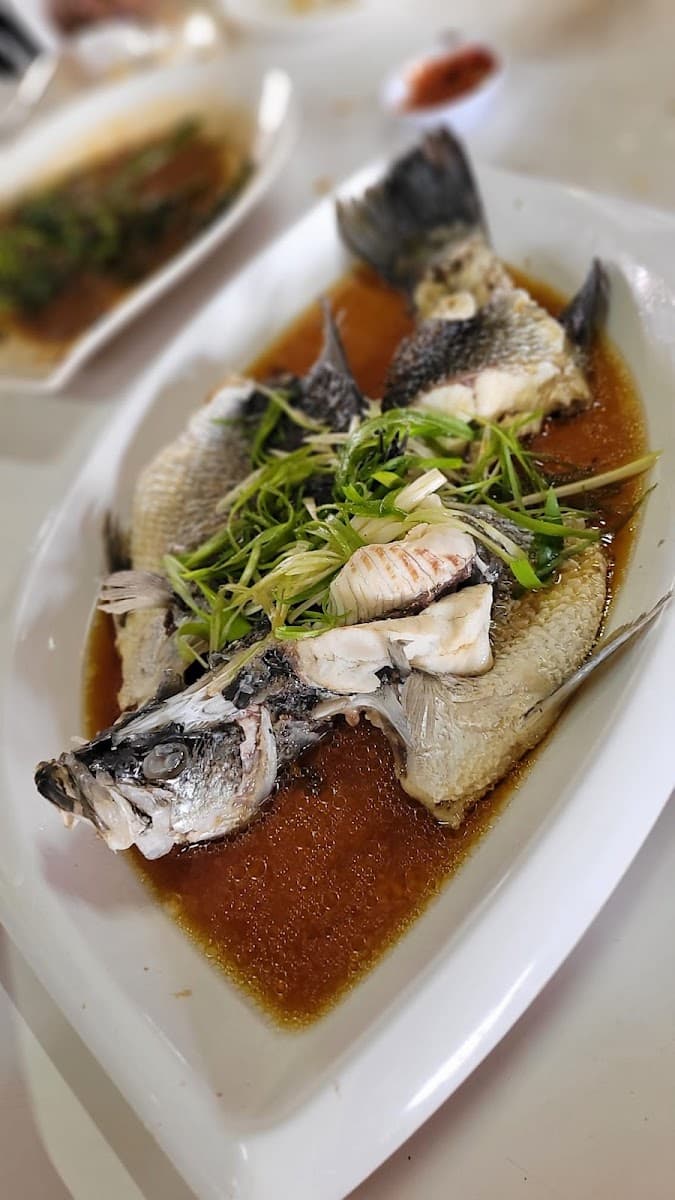 Golden Prawn 933 Seafood 1